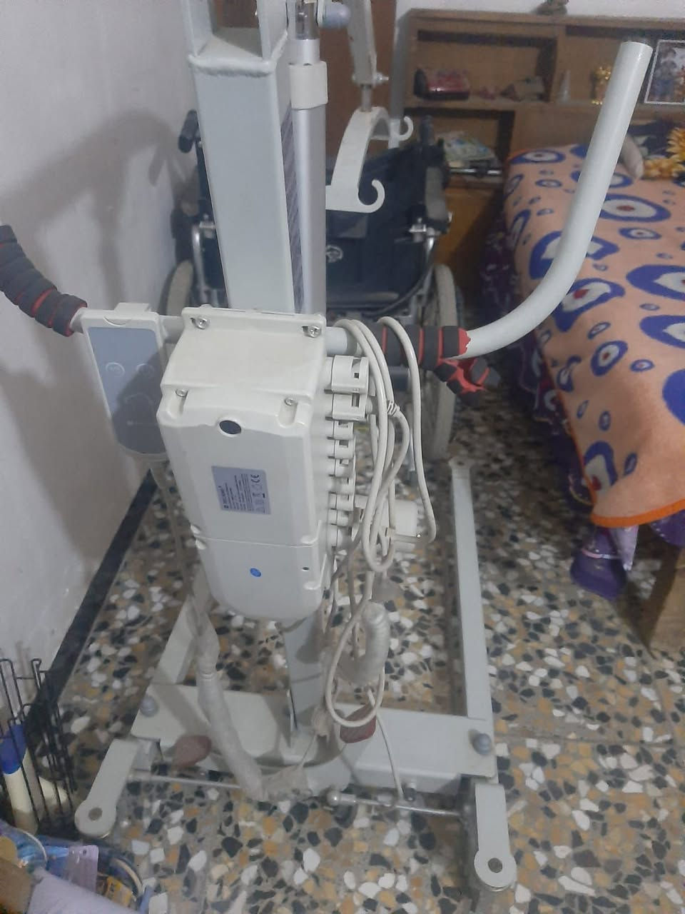 السلام عليكم
كرين الأوزان الثقيلة ورفع الشلل الرباعي جديد مستعمل قليل بغداد سعر 750بي مجال قليل  *********** يوجد وات ساب

