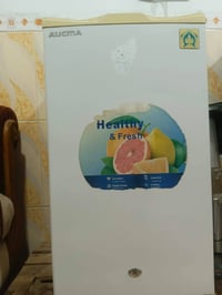 ثلاجه للبيع للاستفسار اتصل على هذا الرقم:07819707172