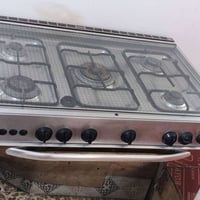 طباخ ٥ عين • بحاجة صيانة • للبيع