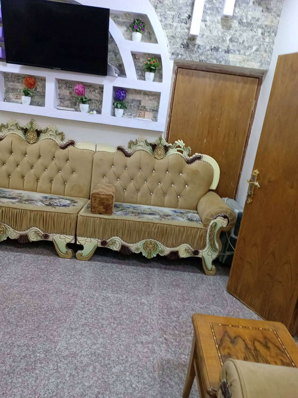 تخم نجارة قوي كلش نظيف مستخدم شهر واحد ☝ 
9 قطع سعر 2.500 مليونين وخمسميه بي مجال شي قليل 
مكان منطقه الامام عون ع 
***********
