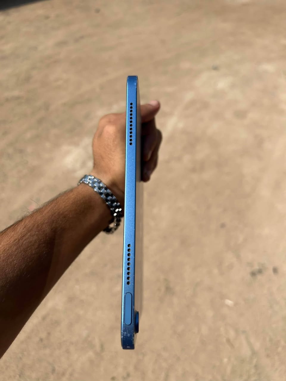 سلام عليكم ايباد 11 A16للبيع
نضافه85بل 100 مابدل بي شي 

ذاكره 128 ومشحون فقط167مرا 

بدون اي ملحقات السعر450 

مكاني ابو الخصيب جامع لشهيد طه

رقمي***********خط وأتساب

نص مكتوب في الصور:
- 6:45 ص الأحد 27 أيلول
- بحث
- حسين وسام
- حساب Apple و iCloud والمزيد
- نمط الطيران
- Wi-Fi
- Bluetooth
- البطارية
- عام
- تسهيلات الاستخدام
- البحث
- الشاشة الرئيسية
- ومكتبة التطبيقات
- الكاميرا
- تعدد المهام والإيماءات
- خلفية الشاشة
- شاشة العرض والإضاءة
- قلم Apple
- مركز التحكم
- Siri
- الإشعارات
- حول
- الاسم
- < iPad
- إصدار iPadOS
- < 26.3
- اسم الطراز
- iPad (A16)
- رقم الطراز
- MD4A4ZP/A
- الرقم التسلسلي
- CM267PYWGC
- انتهت صلاحية التغطية
- الأغاني
- 0
- الفيديوهات
- 2
- الصور
- 8
- التطبيقات
- 5
- السعة
- 128 غ.ب.
- متوفرة
- 88.44 غ.ب.
- عنوان Wi-Fi
- 38:62:33:0C:B5:38
- 38:62:33:29:1D:77
- SEID
- إعدادات ثقة الشهادة
- 9:45 ص الأحد 27 أيلول 63% حالة البطارية عادية حالة البطارية تعمل بطارية iPad هذه على النحو المتوقع. حول البطارية والضمان... الحد الأقصى للقدرة 93% هذا قياس لقدرة البطارية مقارنة بقدرتها عندما كانت جديدة. قد تتسبب القدرة المنخفضة بتقليل ساعات الاستخدام بين عملية الشحن والأخرى. عدد الدورات 167 هذا هو عدد مرات استهلاك iPad لقدرة البطارية. معرفة المزيد... الحد: 80% سيتم شحن iPad إلى حوالي 80% فقط. معرفة المزيد... تاريخ التصنيع كانون الأول 2024 أول استخدام أيار 2025 بحث حسين وسام حساب Apple و iCloud والمزيد نمط الطيران Wi-Fi Bluetooth متوقف HA البطارية عام تسهيلات الاستخدام البحث الشاشة الرئيسية ومكتبة التطبيقات الكاميرا تعدد المهام والإيماءات خلفية الشاشة شاشة العرض والإضاءة قلم Apple مركز التحكم Siri الإشعارات