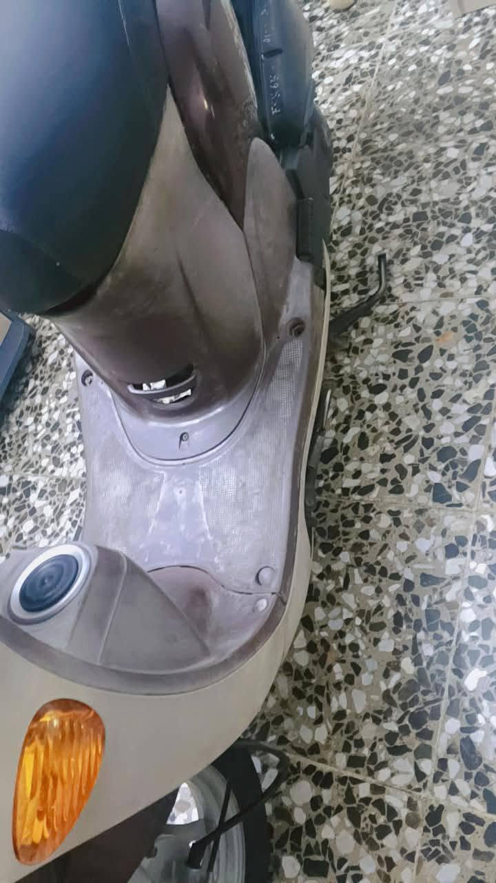 سلام عليكم دراجه فله مكفوله من تبخير وكفر تجار دراجه نضيفه  مثل ما واضح بالصور ما مفتوحه سعر 750وبيهه مجال رقمي***********
