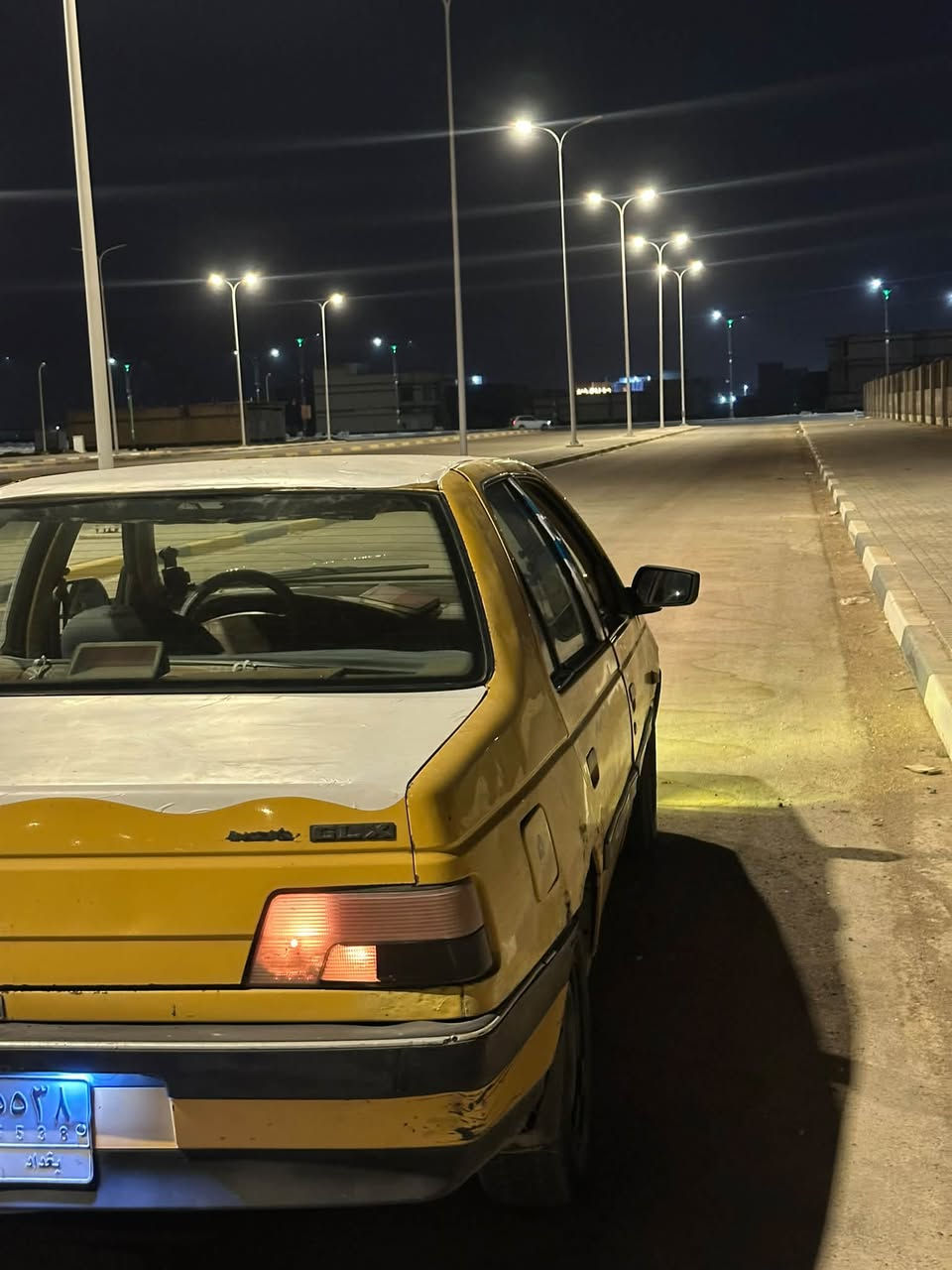 بيجو ٤٠٥ للبيع
محورة كير و مكينة كورلا بيكاتشو خير من الله 

كهربائيات تخم تاير حدادية امامي خلفي و عالي زنون و بلاجكتور زنون فيم بم جديد بلكات جديدة دشبول نظيف غرفة زينة الكشر شوف العين .

السعر ٢٠ و بي مجال 

البصرة - ***********
