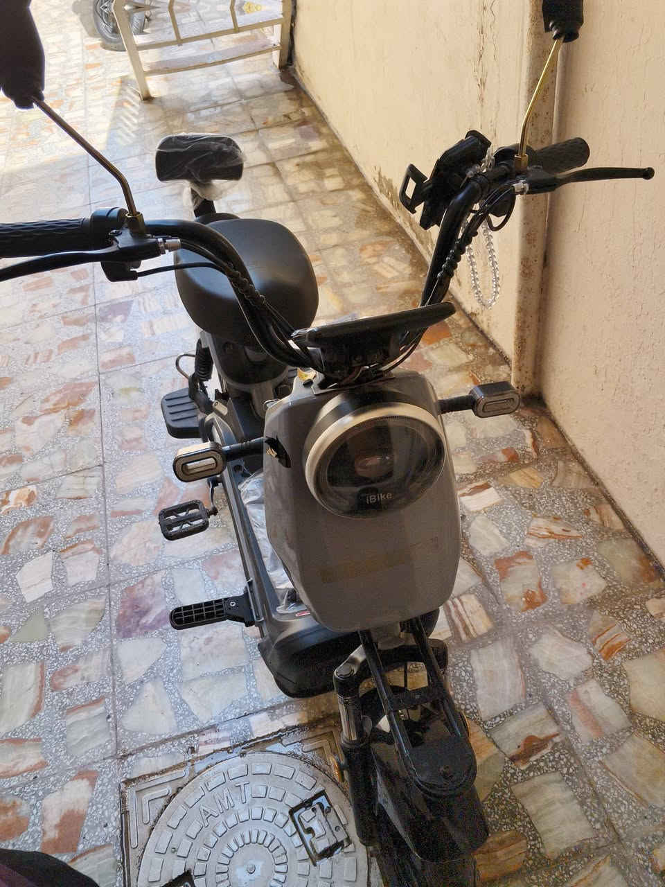 للبيع جديده ست عمال قليل مكاني بغداد المشتل***********/السعر 250وبيه مجال
