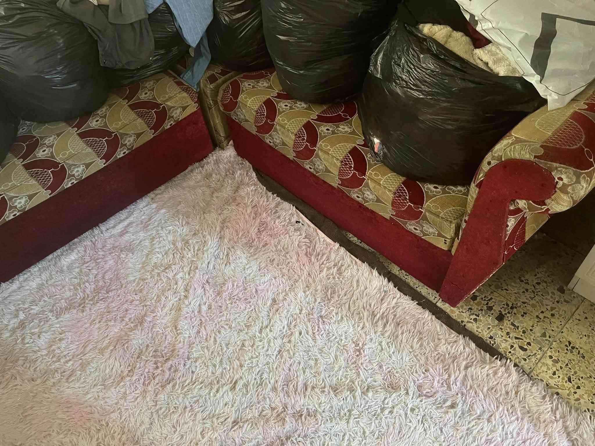 تخم قنفات عشر مقاعد للبيع، مع ديوان سبع مقاعد بحالة جيدة انطي سعر باليرضي الله وتعال اخذهن بالعافية عليك

 ***********
