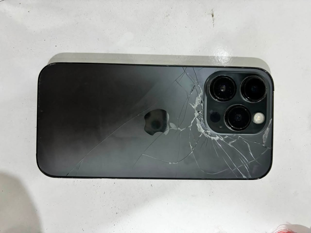 📱 للبيع: آيفون 14 برو (iPhone 14 Pro)
المواصفات والحالة:
مفطور الضهر اثر وكعه
 الذاكرة: 128 جيجابايت
 الاتصال: شريحتين (Dual SIM)
 الشاشة: مستبدلة (درجة أولى وشغالة بدون أي مشاكل)
 البطارية: مستبدلة جديدة (أداء ممتاز 89%)
 الحالة العامة: الجهاز شغال وصافي، كفالة فحص قبل الشراء.
الجهاز مابي اي عطل او مشكله 
مراوس مع ايفون انضف واحسن فقط
للبيع قيم بتعليق عجبني بعت ماعجبني ابقي يمي 
*********** بي واتس الشراي يراسل او يتصل وشكرا
📍مكان الهاتف موصل كوكجلي
