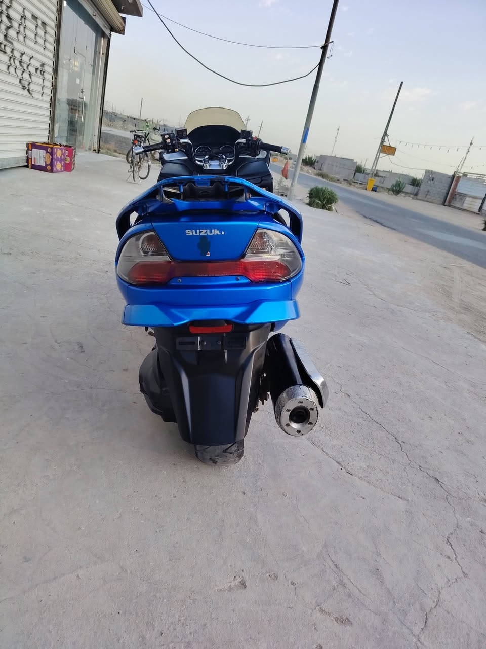 السلام عليكم دراجه سكاي والف جديده بمعنه الكلمه مكينه 400.بصمه كلها على البلاد مكينه ما مفتوحه ابيع عاطله دير بس ما تشتغل على هالوضعيه بيع مستعجل او مراوس السعر 600 الف مكاني بصره كرمه علي ***********
