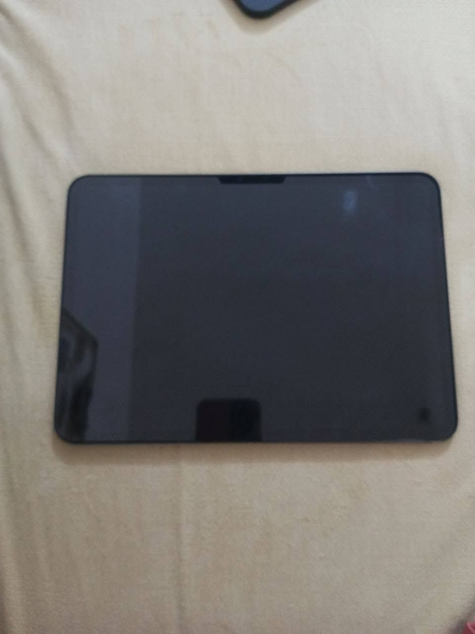 للبيع فقط
ايباد برو M4 النظافة كدامك اخو الجديد بي طخة  صغيرة بالدكمة مال تشغيل والدكمة شغالة مابيها اي ضرر 
بطارية 97 
ذاكرة 512 
السعر مليون 200 
هاتف : ***********

