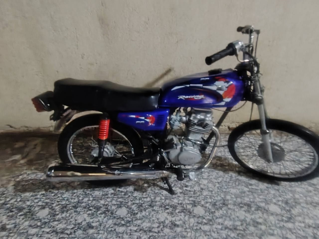 نامه حلوه  بدون بدون سعر350وبيه مجال قليل وتجي تاخضه من الباب  العنوان العماره حي رساله ***********

