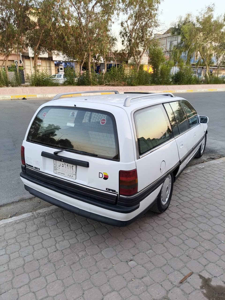 سلام عليكم عندنا اوبل اوميكا للبيع موديل 1992
محرك 20 كير و محرك بشرط قفل مركزي 
مشروع وطني لحد 2028 وكوبون بنزين
ثلاث قط صبغ .مابي أي خياس أو مشاكل ونضيفه
المكان كركوك
$30 بي مجال بسيط
***********
***********
