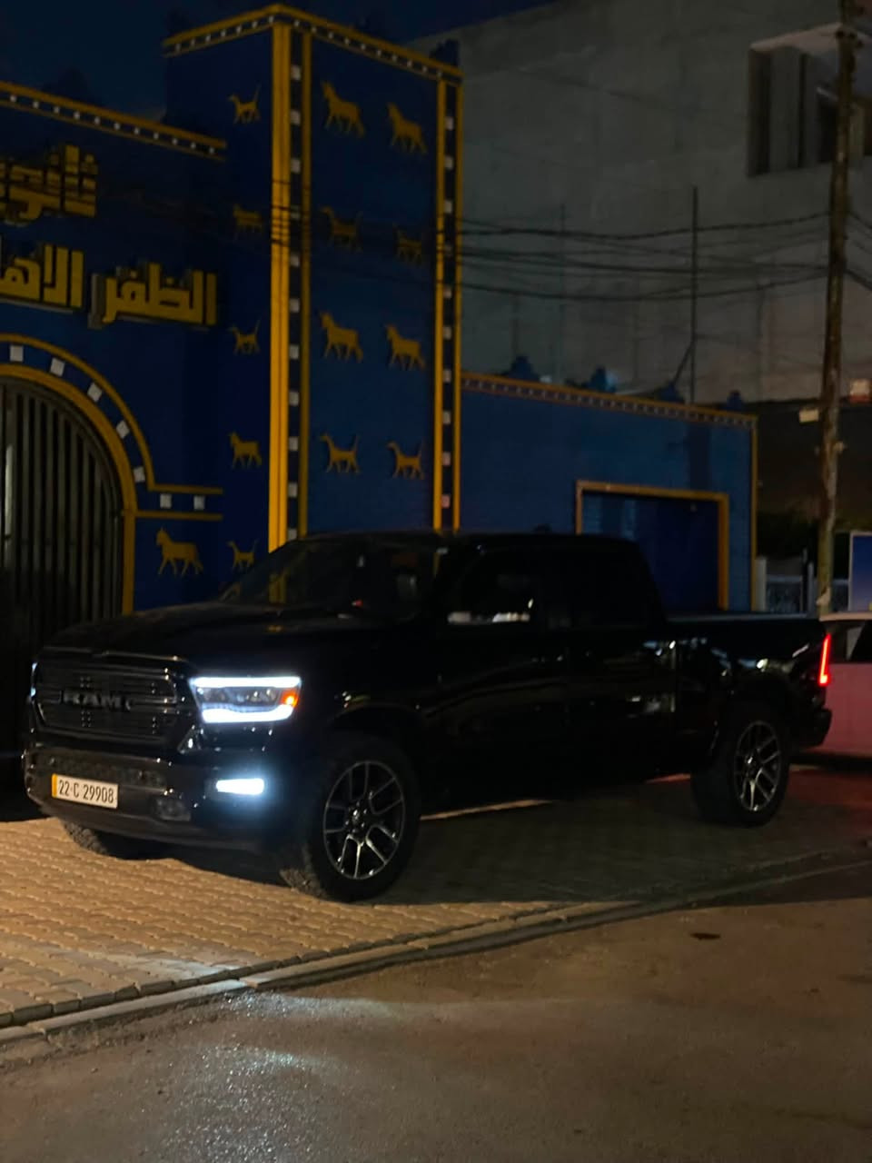 السلام عليكم مراوس بلاندكروز 
رام لارمي 2019 كلين تايتل بدون قطره صبغ 
سنويه مضلل80 بلميه 
فول مواصفات معروفه عده الفتحه مكينه 5700 
***********
