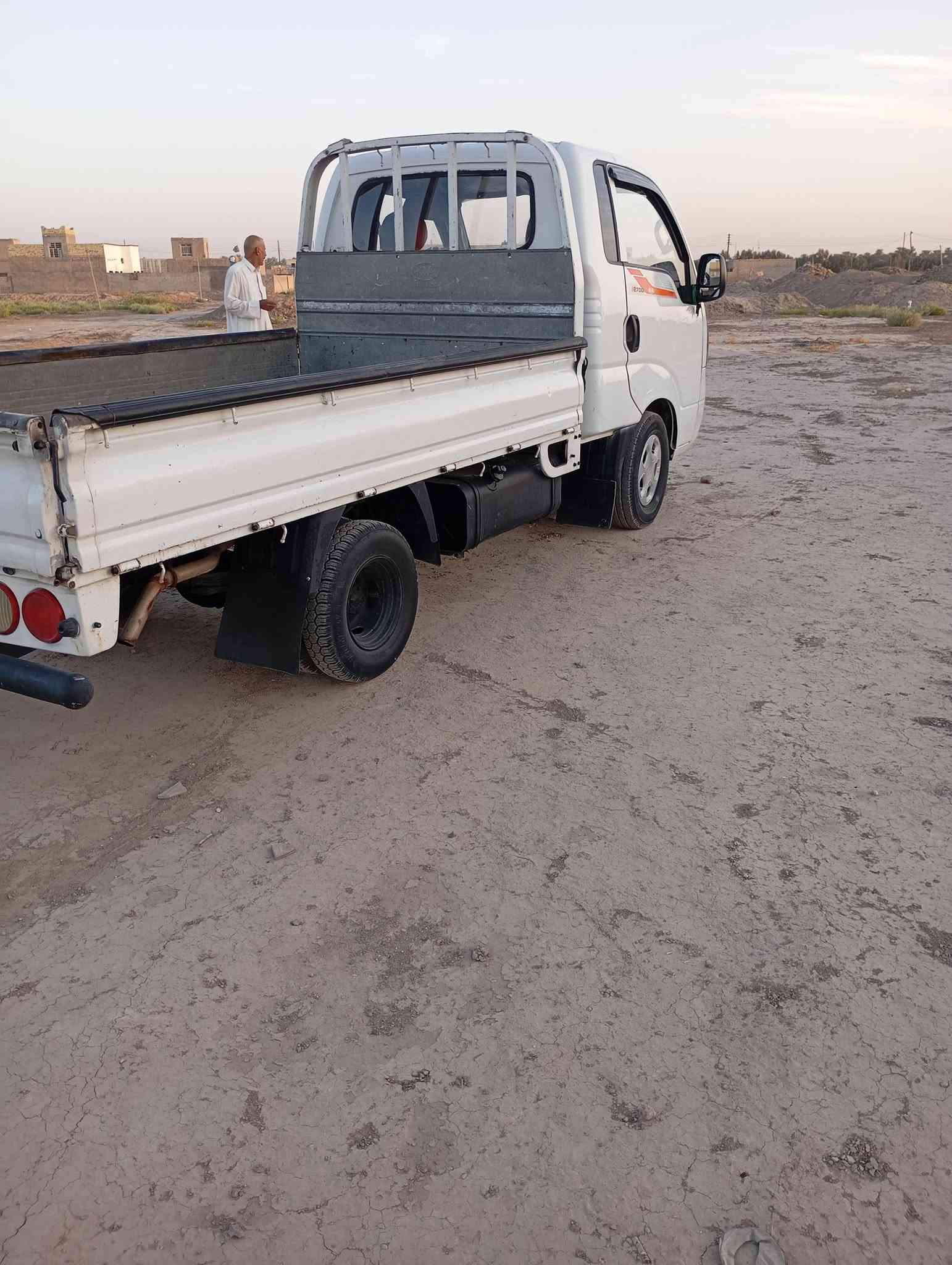 كيا بنكو موديل 14رقم بابل انكليزي لل30تحول مباشر مكفولة كشر ومحرك وكير وحدادية عدى بنيد مبدل اصلي مكانها الشوملي اخوان اني مكلف بالنشر مو صاحب السيارة اتصلو براعيها***********
