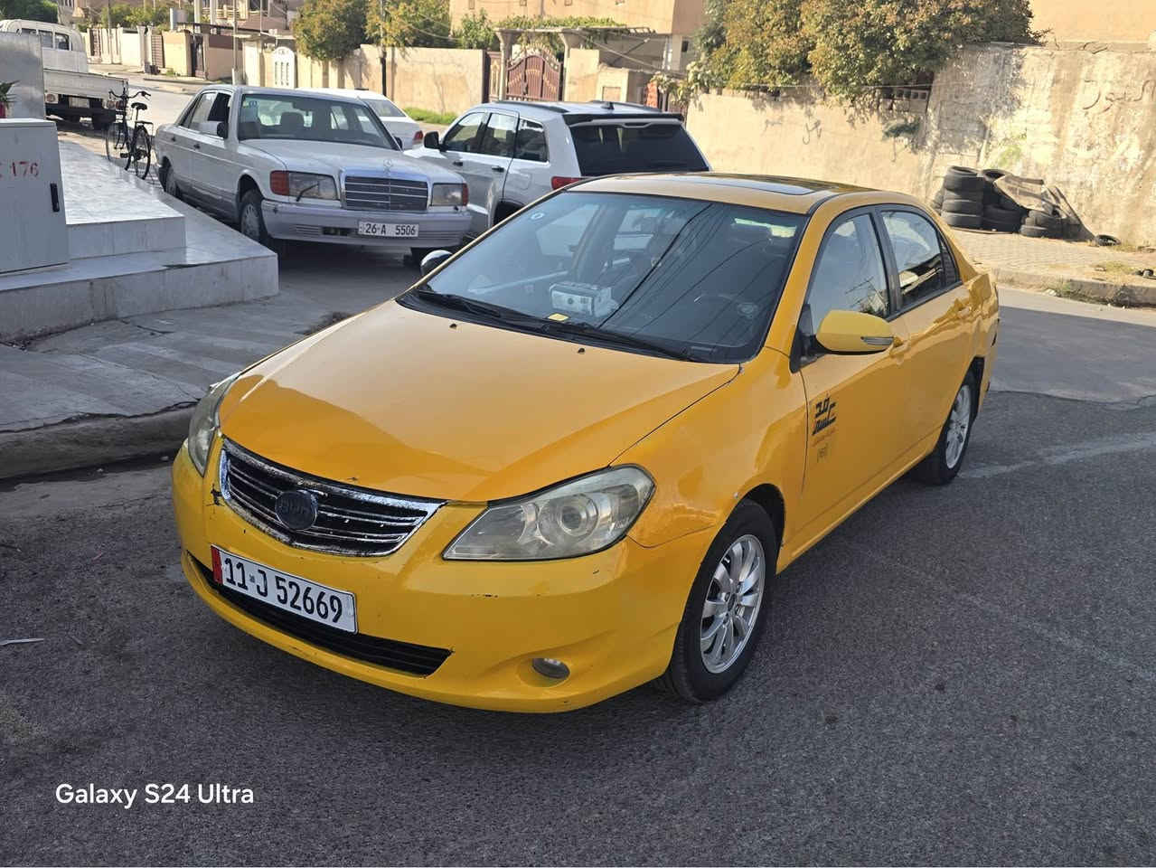 السلام عليكم 
Byd 2014 
تكسي رقم بغداد جديد مشروع وطني باسمي 
محرك و كير نحله خليجي 
منضومه غاز 
مكان السياره كركوك 
كوبون بانزين بلسياره 
***********
السعر 52$ كركوك, العراق

نص مكتوب في الصور:
- Galaxy S24 Ultra