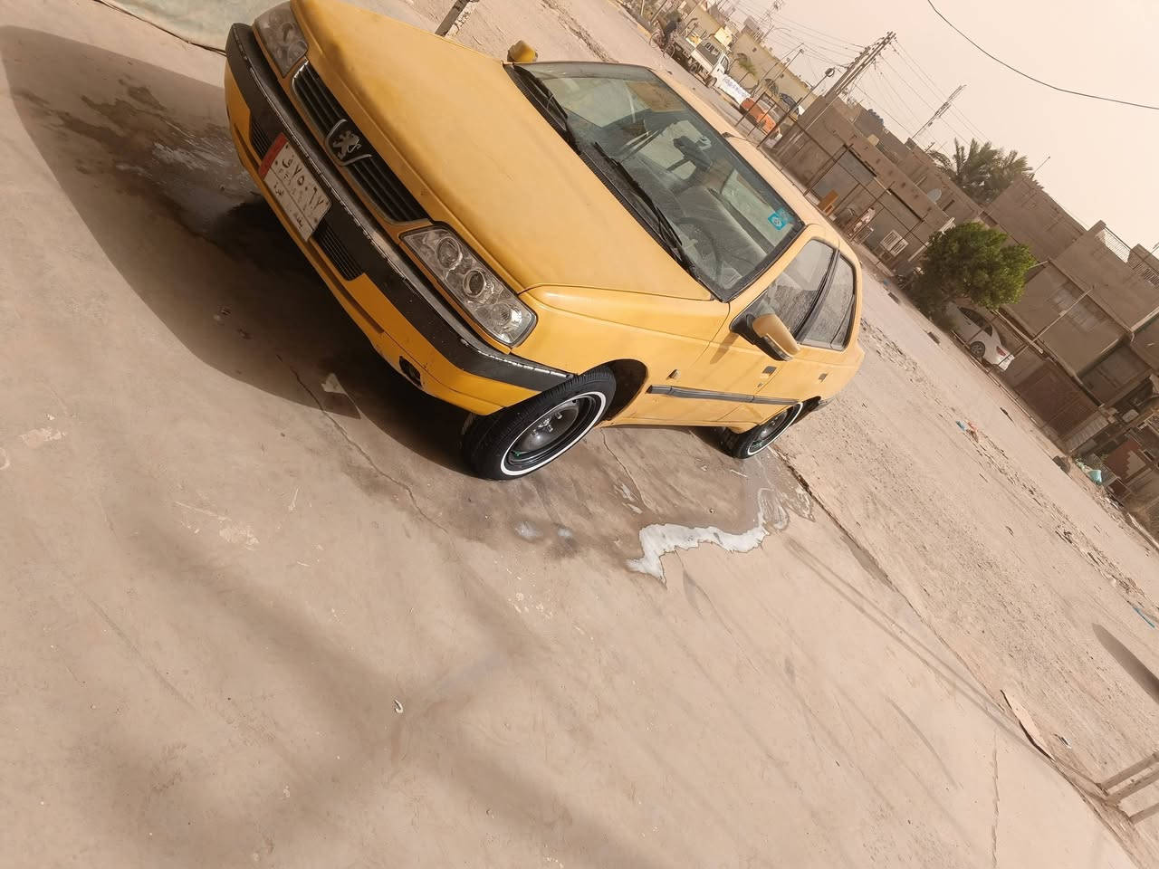 سياره بيجو 405 للبيع جاهزه السياره مكينه وقير فرنسي سياره ضربتها شبر من باب الوراء الس سياره حلوه جاهزه مصفره هيئه وغرامات سياره رقم بغداد ومالكها بالديوانيه ونداور ثاني يوم مشروع وطني سياره حلوه وجاهزه ما نقصها كل شيء تخم تاير جديد سياره جاهزه عنوان الديوانيه السعر 24 وبيها مجال رقم الهاتف @***********
