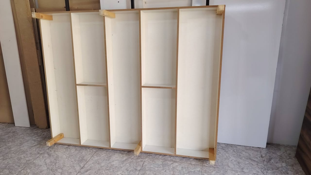 سيسم نفرين نظيف قياس ٢٠٠، ١٦٠ نظيف بسعر مناسب عنوان كركوك قصاب خانه قرب دفاع المدني *********** معرض الأخوين
