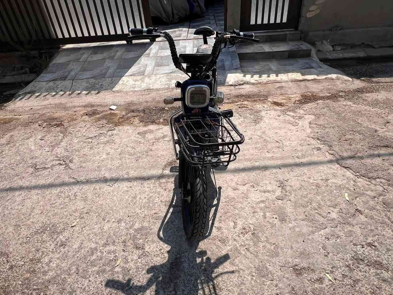 ماطور للبيع جاهز من كلشي سعرو 250 وبي مجال رقم الموبايل ***********
