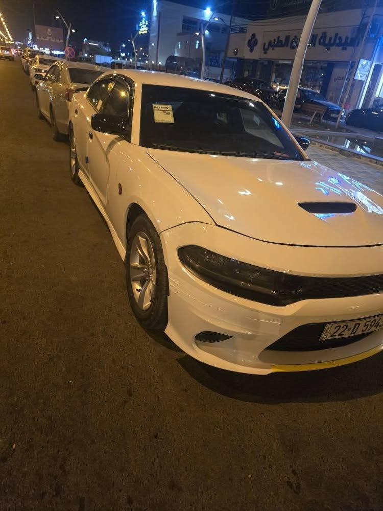 دودج جارجر
 Dodge charger 
اللون 》ابيض 
الموديل 》2018
الفئة》sxt محدث gt 
الضرر 》دعامية فقط 
السعر 》20.000$ وبيها مجال
المواصفات :-
جارجر ابيض بيها مكانات ٣ الى٤ بارد ويل بلادي السيارة جاهزة من كلشي كماليات كير محرك مكفول مكفوله من الصبغ وبالعافيه ع ياخذها ماشيه ١٣٠ ميل والسعر قابل للتفاوض بيك خير واتصل وادلل 
*********** الفلوجة, الأنبار
