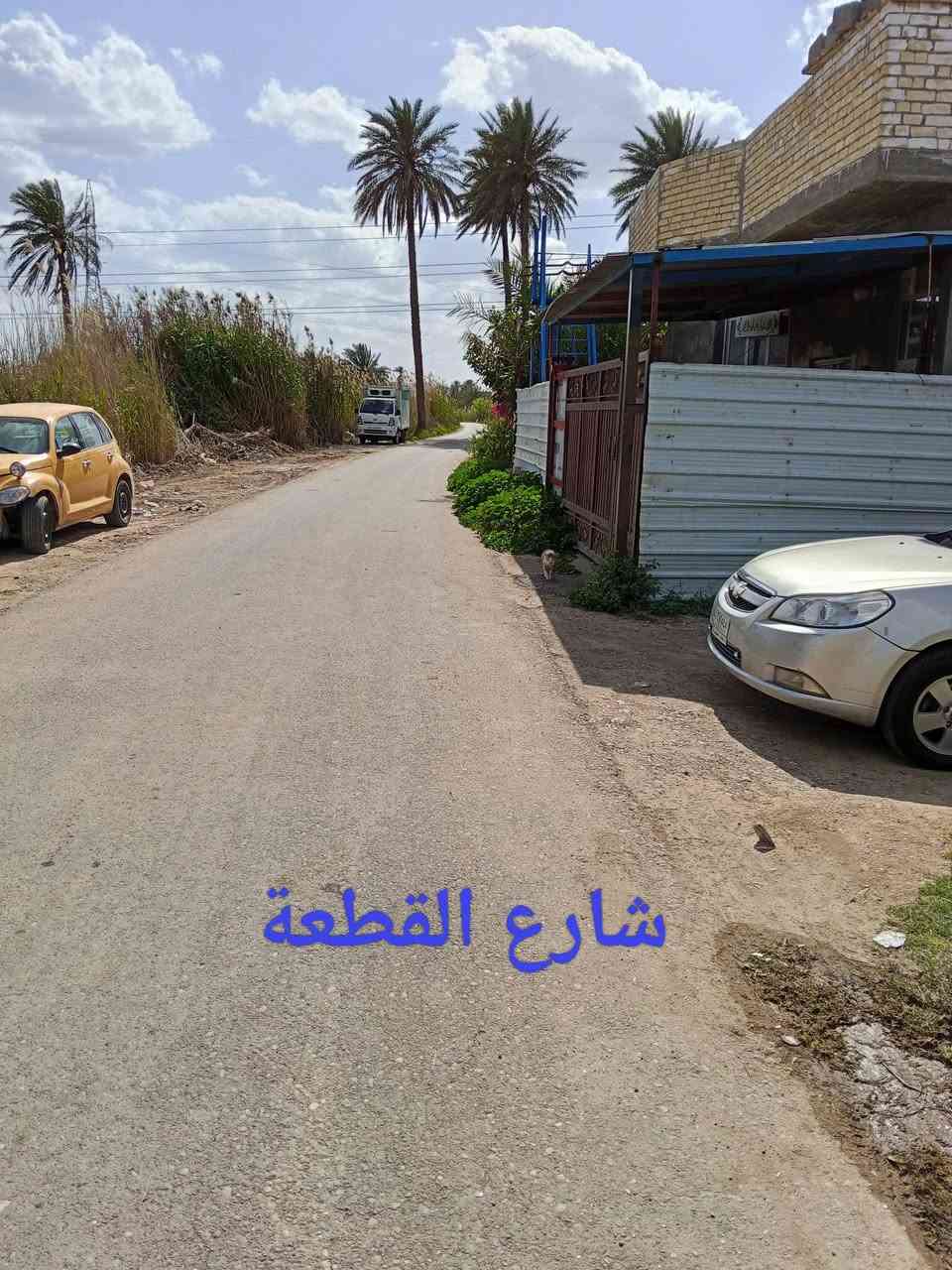 السلام عليكم قطعة ارض للبيع
مساحة : 150م 
واجهة:5٫وربع  نزال30 
نوع العقار : سند 25 
الخدمات: متوفر كافة الخدمات ماء وكهرباء وتبليط 
الموقع : منطقة هورجب بالفرع  مقابل سكلة المدينة المنورة 
الاستفسار : *********** 
               : ***********
