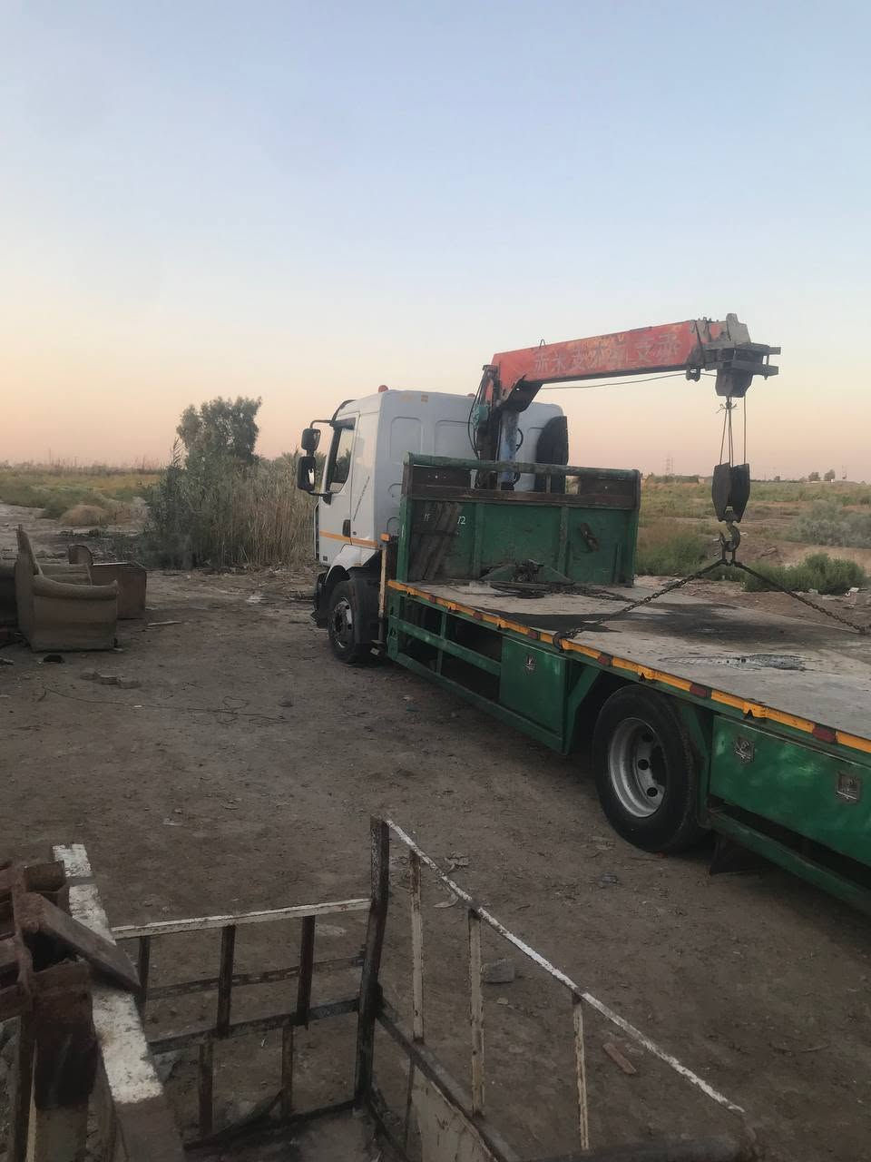 رينو كرين للبيع مديل 2003 رقم ميسان نكليزي سنويه جديدل30تحويل مباشر كرين 3 طن 2اسلايت بدي جديد سيارة حلوه وجاهزه مكينه 6  اللاستفسار الاتصال على الرقم ***********
