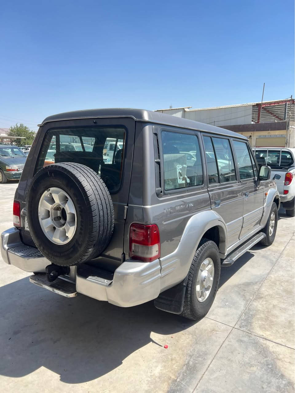 گالوبةر ٢٠٠١ ئارمي  سةوزي سليمانية گيرومةكةينةو دةبل ئةكسلي بةشةرت جركةي تيانية هةموو گياني بةشةرت زور خاوينة  تةنهاا بونيدي بوياخة باماباقي بةشةرت هيجي تري پيوة نية سعري ٤٥ كةمي مةجال *********** كالار, السليمانية
