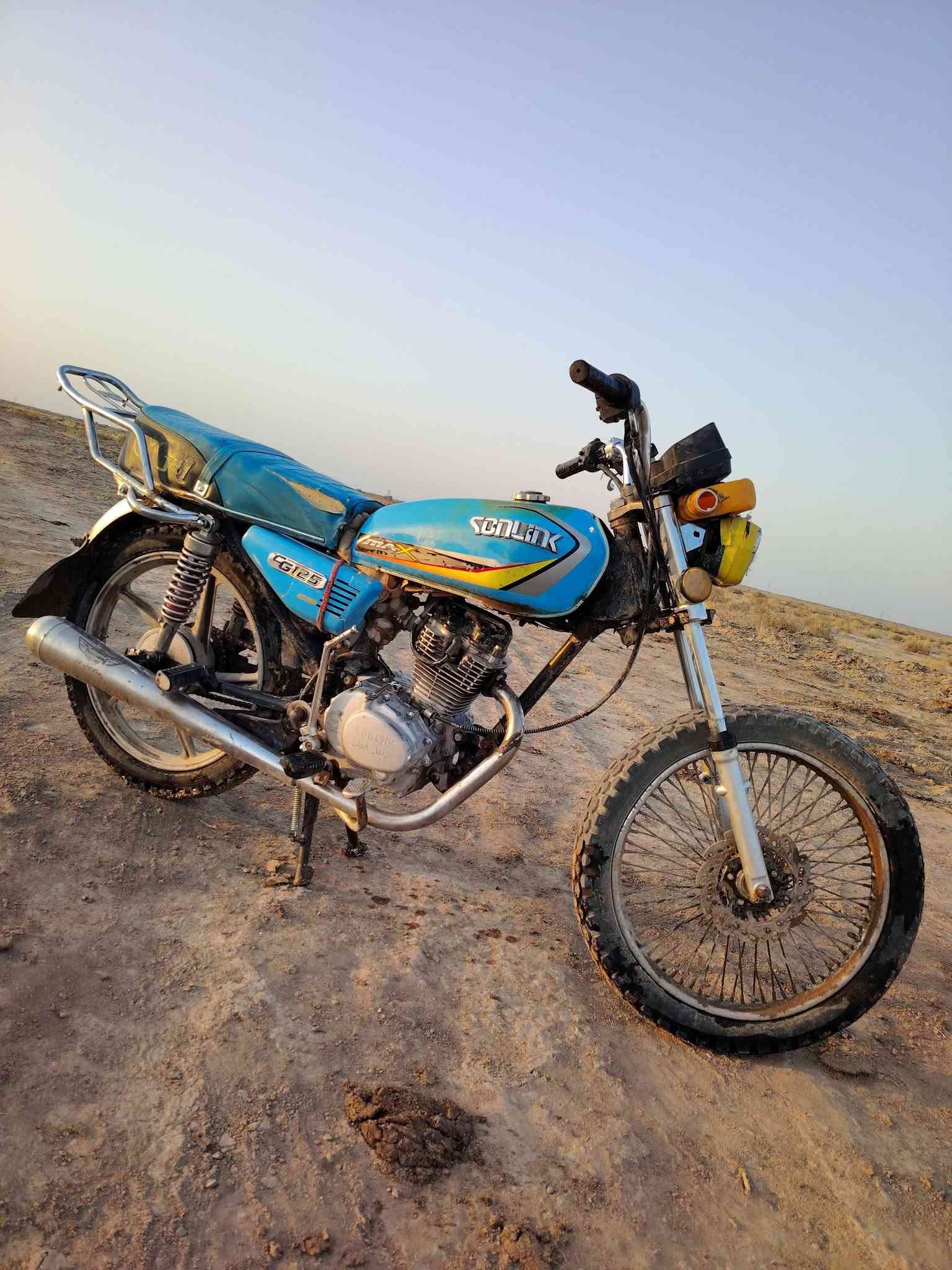 سلام عليكم دراجه للبيع اوراق السعر 350 وبيها مجال المكان السماوه قضاء الخضر وهذا رقمي ***********
