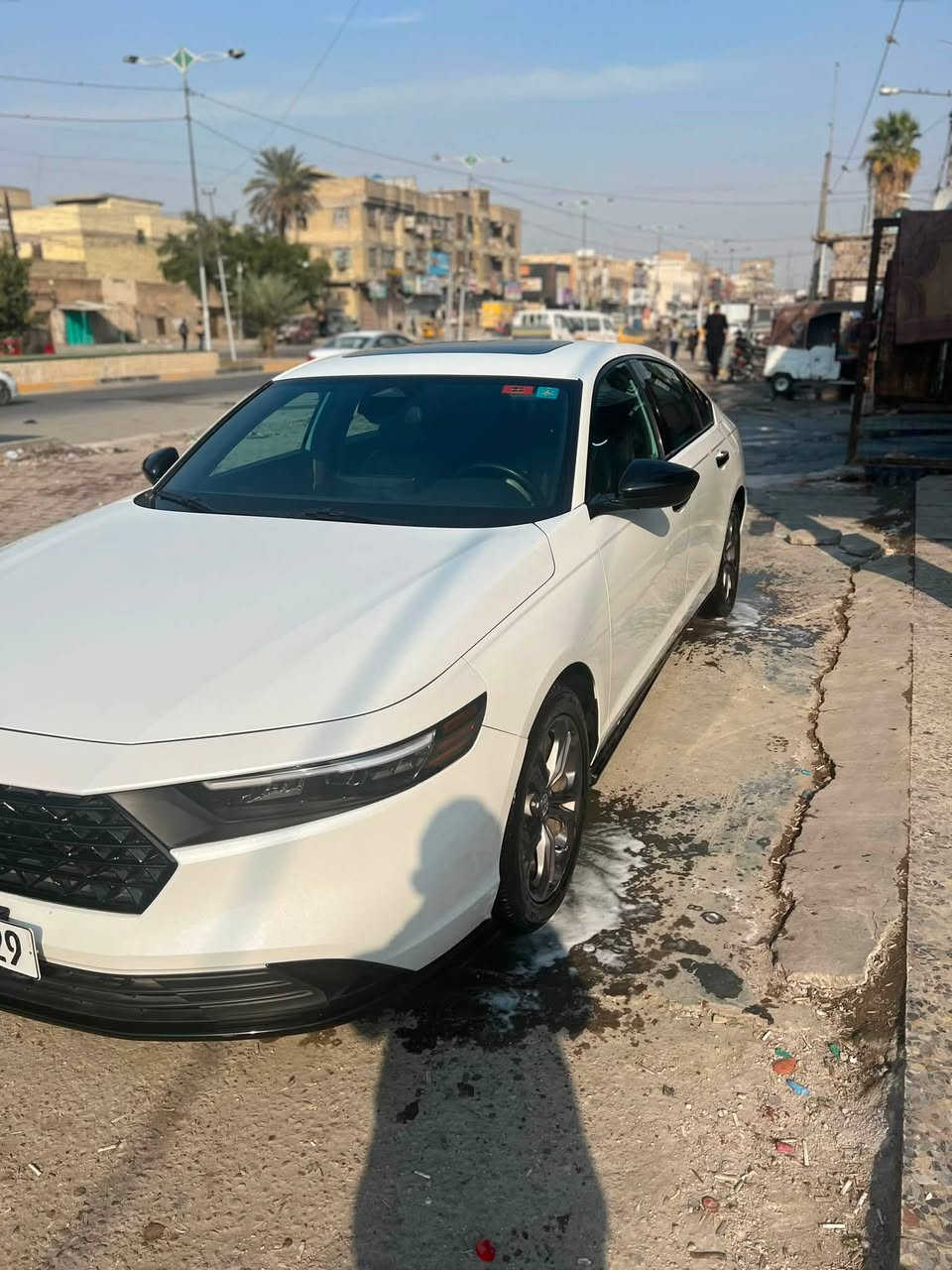 السلام عليكم
هوندا اكورد 2024

 هايبرد سبورت )( L ) السعر  182وبيهه مجال 

ماشيه  50  الف  ميل 

• مكينة 2000 هايبرد تنفس طبيعي

• كير اوتوماتيك 

• شاشة كبيرة

•فتحه

• كاميرا خلفية 

• كرسي كهرباء  الصدر والسايق جلد  لون اسود  

• رادار امامي

• مانع تصادم

• محدد مسار 

• تصحيح مسار

• شفتات بالستيرن

• مثبت سرعة

• مانع انزلاق

• دخول ذكي 

• إنارة ترحيبية

• هندبريك كهرباء

• عداد ديجيتال

•لايت عدسات زينون

• نظام اوتو لايت Auto

• لايت العالي زنون 

اوتو هولد للبريك

• حساسات مطر 

• حساسات دخول الإنفاق

• حساسات ضغط هواء الإطارات

• أوامر صوتية

• 4 أنظمة قيادة (eco,individual , sport,normal )

• بلوتوث

الضرر: كما موضح بالصور  للستفسار اتصال ***********
