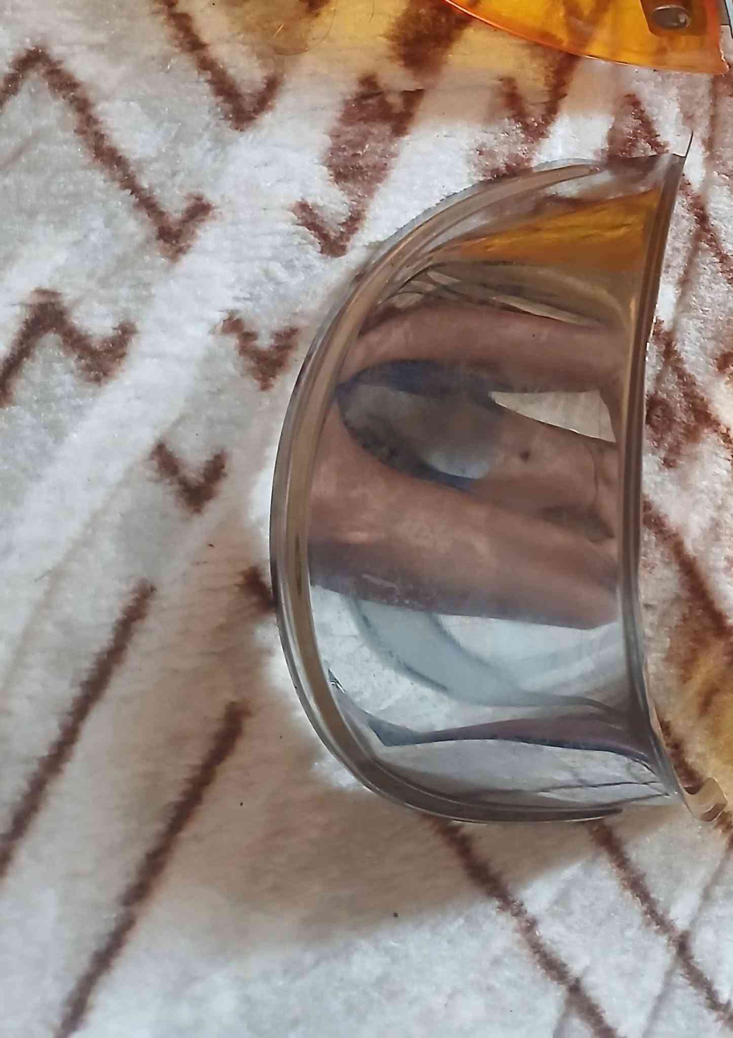 مرخص • كلاسك • حاويه