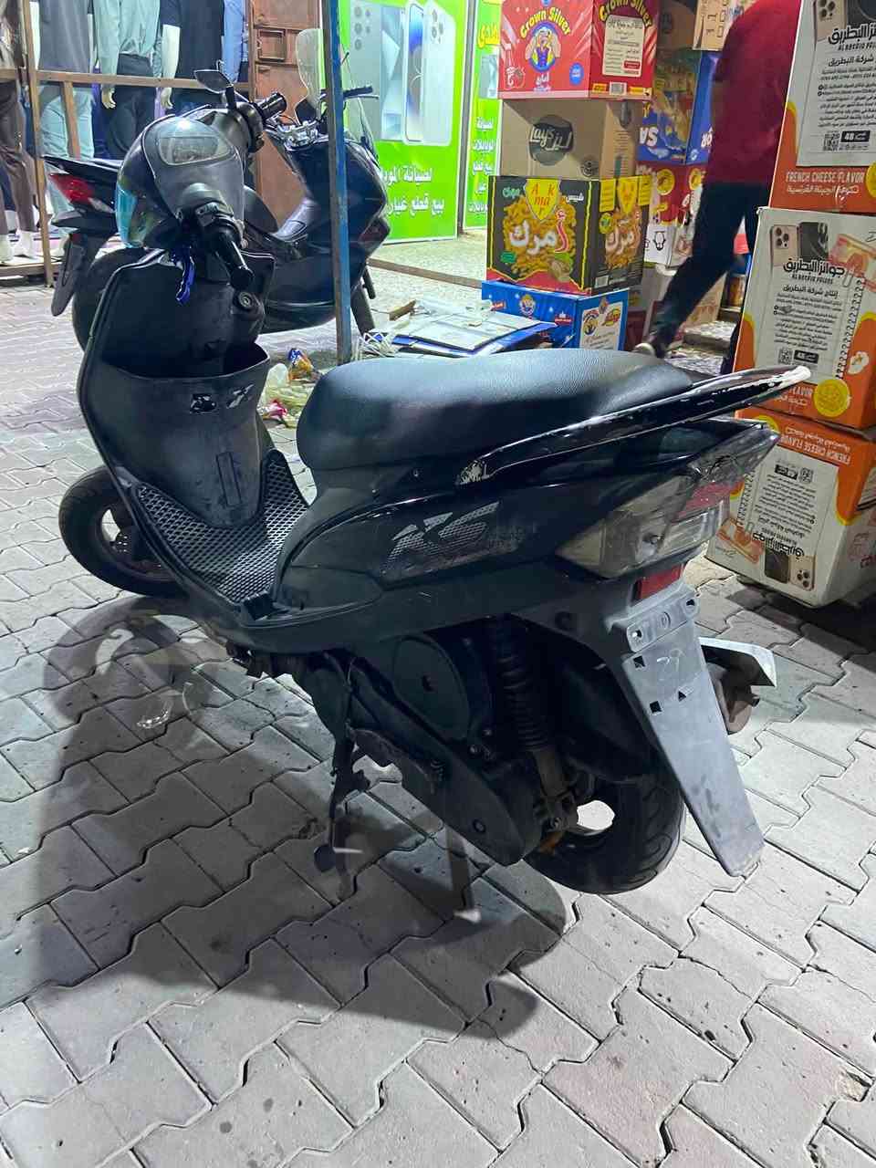 سلام عليكم ماكس عدله120 دراجه كفاله سلف كابريتر اصليات كهربائيات كيلو متر طوافه كامله كلها وكفرات ختم واحد ويه المكينه هـ***********
