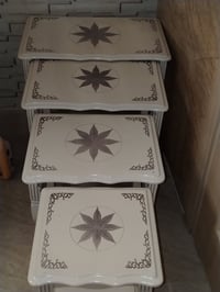 طاولات • للبيع • تواصل