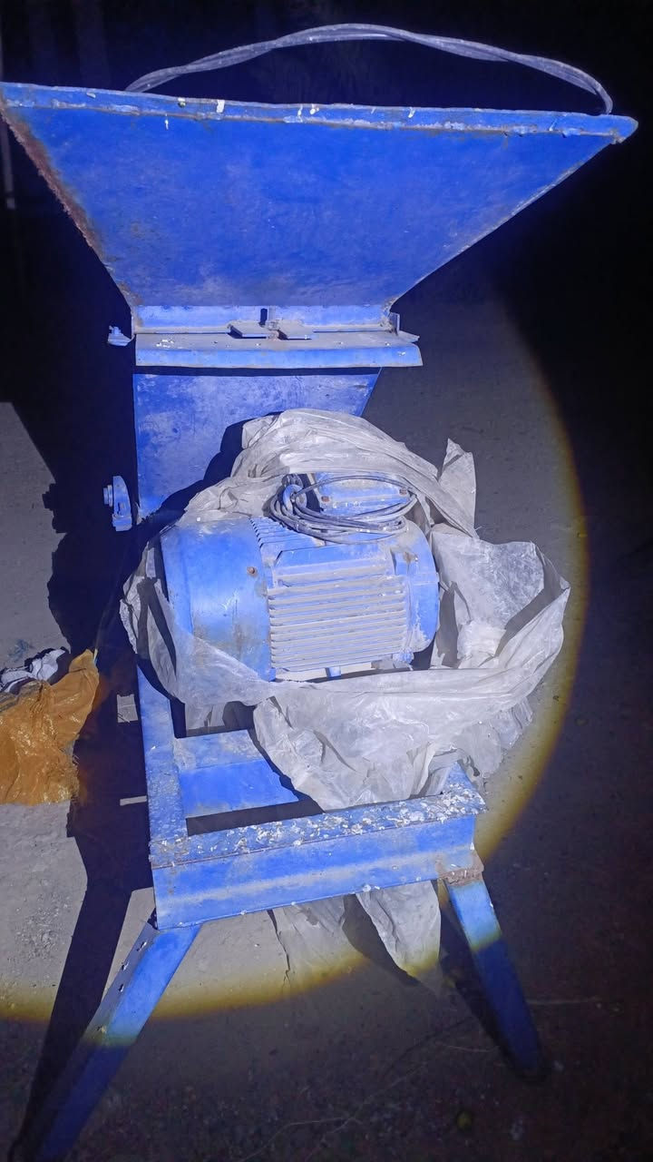 جاروشه البيع كامل مواصفات نضيفه
ديالى لوجهيه  ***********
