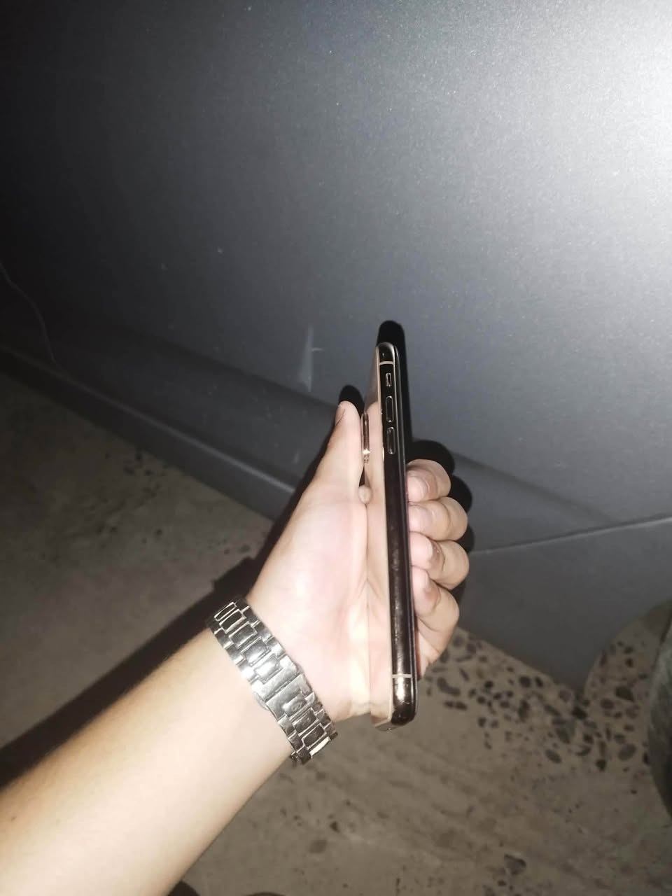 سلام عليكم xs نظافه فول مبدل بطاريه فقط سعر 145 وبي مجال بسيط 
للتواصل (***********)
