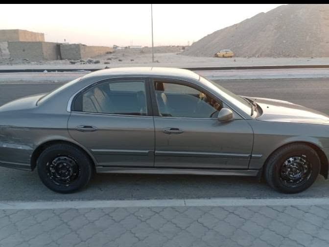 السلام عليكم سوناتة للبيع موديل 2002 رقم انكليزي سنويه 34 تبريد غاز فقط كير مكينه مكفولات تحويل ثاني يوم باسمي رقم بغداد مشروع وطني  سعرها 62 وبيها مجال باقي الاستفسار على الاتصال واتس اب ***********

