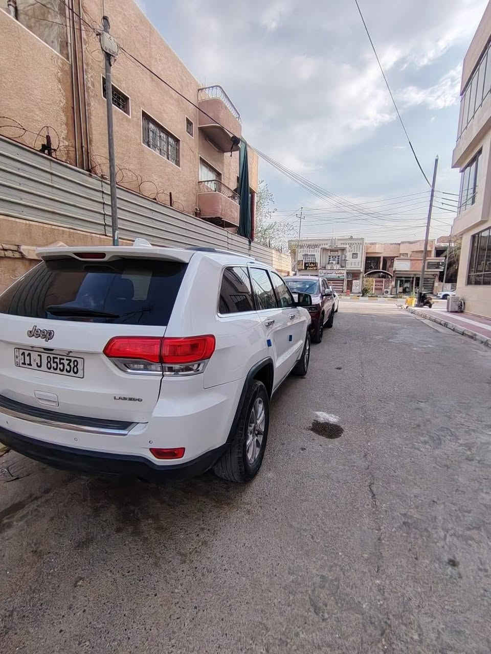 📅 الموديل: 2014
⚙️ المحرك: 3600
⚙️ الگير: أوتوماتيك
🛣️ العداد: 94 ألف ميل
🎨 اللون: أبيض
📍 الموقع: ذي قار – الناصرية
🪪 السنوية: رقم بغداد جديد وباسمي
🌍 الوارد: خليجي

✨ المواصفات:
• فتحة
• كشنات مخمل
• تبريد وتسخين
• كاميرا خلفية
. فور ويل
• حساسات
• شاشة
• بصمة
• وغيرها من المواصفات

🛠️ حالة السيارة:
السيارة بيها شخط أسفل الرقم بالجنطة، ومصبوغ بدون دواخل.
وبيها كارت تكحيل بالمقدمة، وكلشي موضح بالسونار، حتى يكون المشتري على بينة.

💰 السعر: 197 قابل للتفاوض

📞 للاستفسار: ***********

السيارة موجودة بالناصرية – ذي قار
