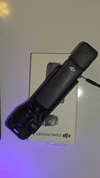 السعر 750 الرقم 07779781000  . كاميرا DJI Osmo Pocket 3 ​الوصف: كاميرا...
