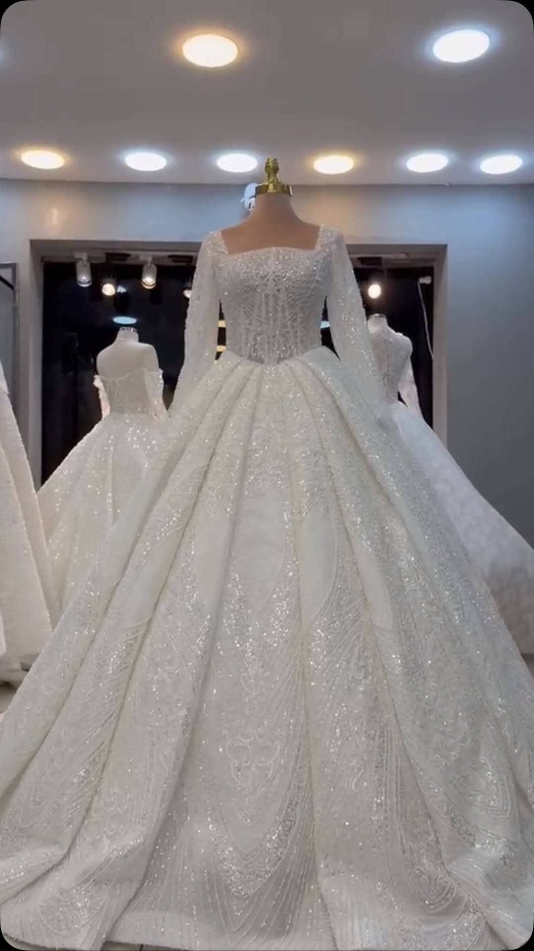 #بدلات_زفاف👰🏻 
#اناقه
