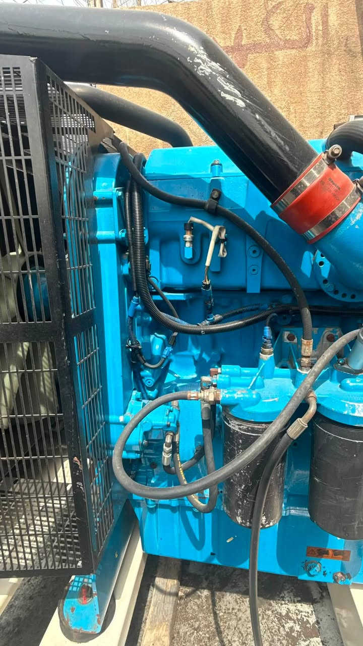 مولد نوع بيركنز 2300
350 kv
مكينه بلاديه ساعات عمل قليلل
مكينه كلشي ما مفتوح بيهة 
كفاله من الفتح والعطل 
ضمان الحمل 
 متوفر في بغداد مجمع المشن 

‭***********‬
***********
