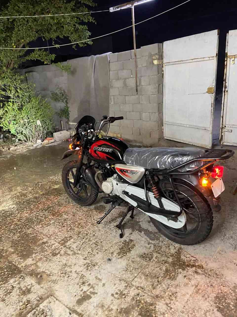 بوکسر موديل ۲۲ بدون أوراق اكفلها حلال وحرام وسرقه دراجه خرسه احلى من الصوره كلشيء كامل مكمل مابيها نقص برغي منضومه زنون کهربائيات كامله مکمله دراجه عوزها سایق مكاني شعب نهايه حي اور سعر ٩٥٠ وبيها مجال ***********
