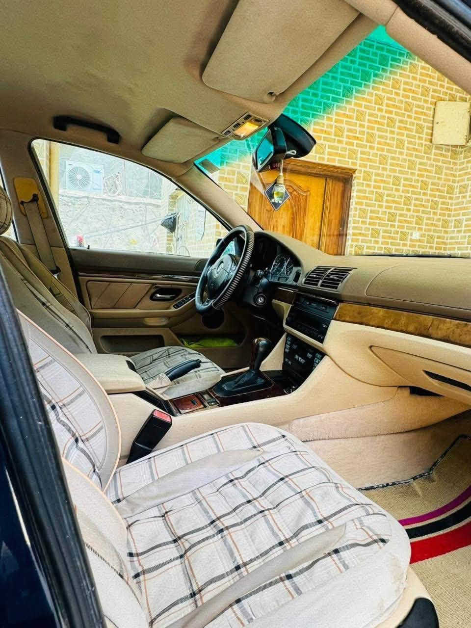 BMW . E39
للبيع بي ام صقر 
حجم 528 اصل 
دبل فانوس 
مديل 2000
رقم بابل 
داخل بيجي 
كشنات جلد 
تحكم ستيرن 
كير اوتو 
لون حبري 
بدون ضربه 
مصبوغه جماليه 
نقص كمبريسر تبريد بيه ضعف 
مكان حله 
السعر 85 وبيه مجال 
للاستفسار 

‭***********‬
