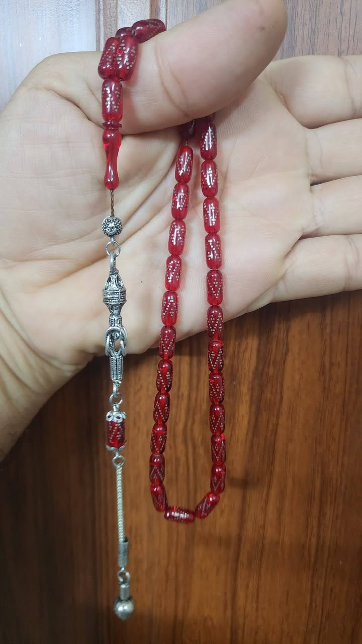 سبحة فاتوران شبابية - كفية 
جمال وأناقة لا توصف

✨ المواصفات:
• النوع: فاتوران أحمر كرزي شفاف بنقشة كفية شبابية • التطعيم: مطعمة بالفضة الأصلية • الكركوشة: انتيمون فاخر بتصميم ملكي • اللمسة: خفيفة باليد ومريحة للتسبيح 
قطعة تستحق الاقتناء... لعشاق التميز والفخامة 

للطلب والاستفسار راسلنا على الخاص 📩
او التواصل على الواتساب 
***********
متوفر توصيل لكل المحافظات 🚚
