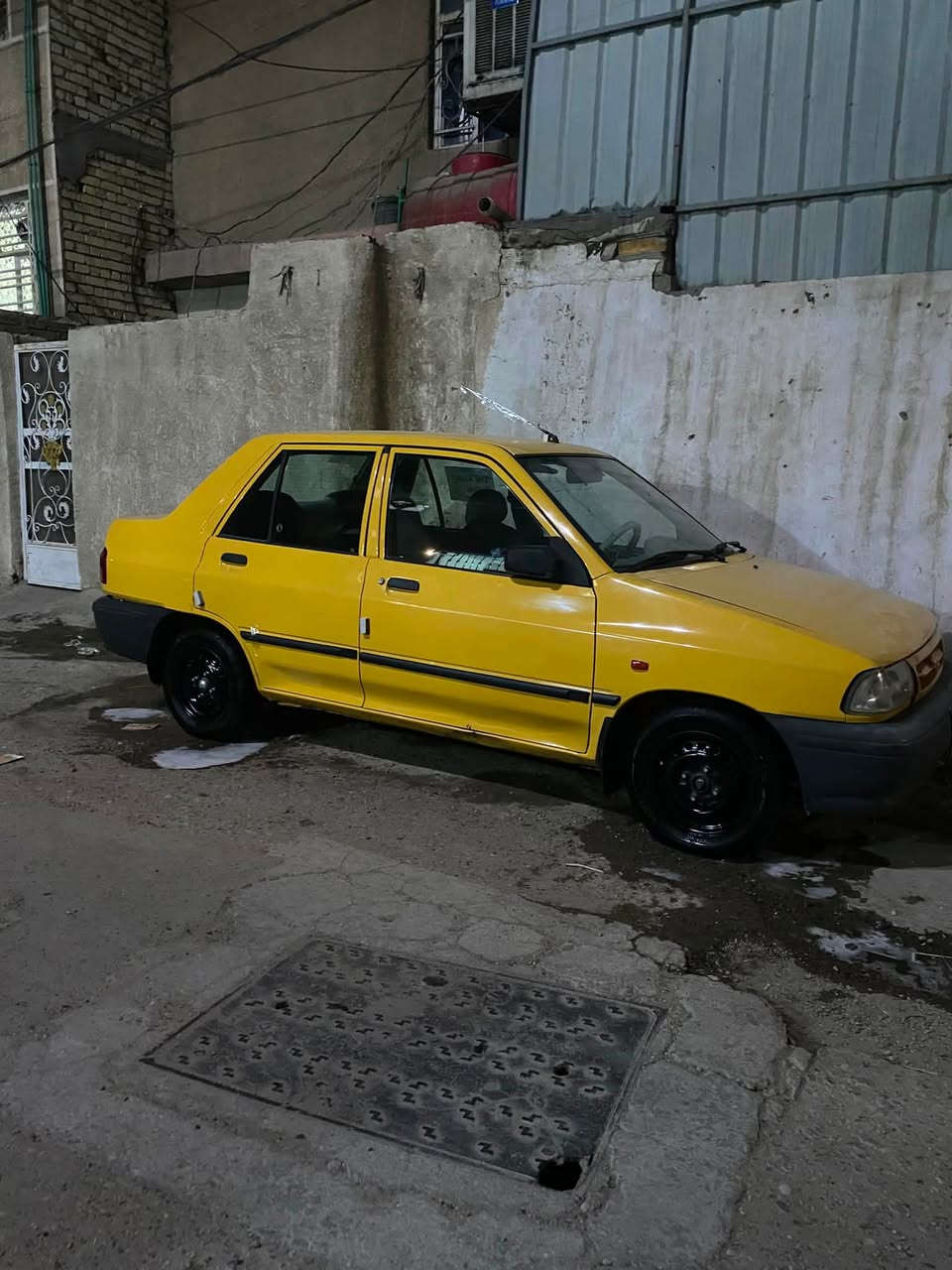 السلام عليكم سياره سايبه موديل ٢٠١٥ سياره كفاله عامه من صواصي من كلشي عده باب سايق مبدل شواصي مكفولات مكينه خير من الله تبريد شغال بس نقصه غاز سياره تخم تاير جديد كهربائي كله شغاله رقم نكليزي بسمي مصفره هيه وا غرامات صدره جديد مكينه لاتنقيص ولا تبخير سياره جديده الرقم ***********مكان بغداد سعر 32بيه مجال سياره كبر لشارع
