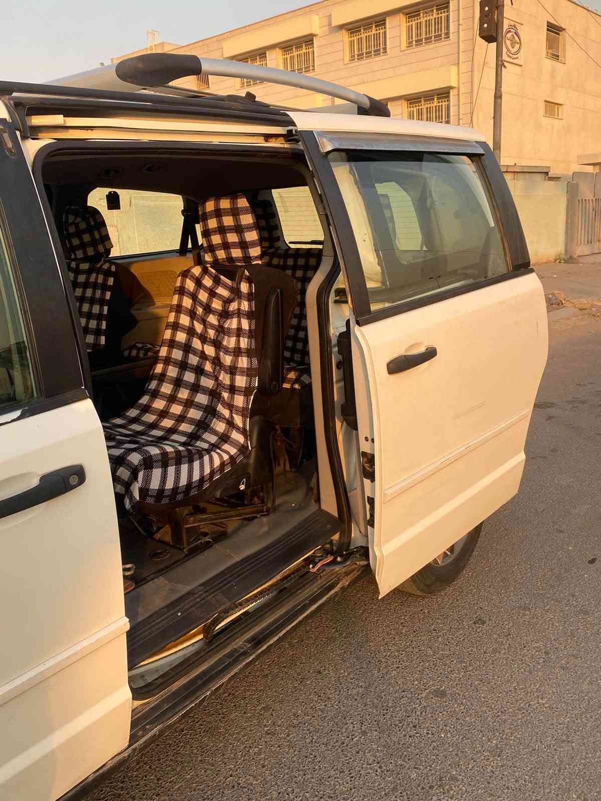 السلام عليكم ((  مكلف بالنشر مكلف بالنشر )) 
للبيع سيارة دوج كرفان موديل 2008 
السعر  90 ورقه وبيها مجال العنوان بغداد مدينة الصدر قطاع 57 
راعي السيارة هذه رقمه 
‭***********
