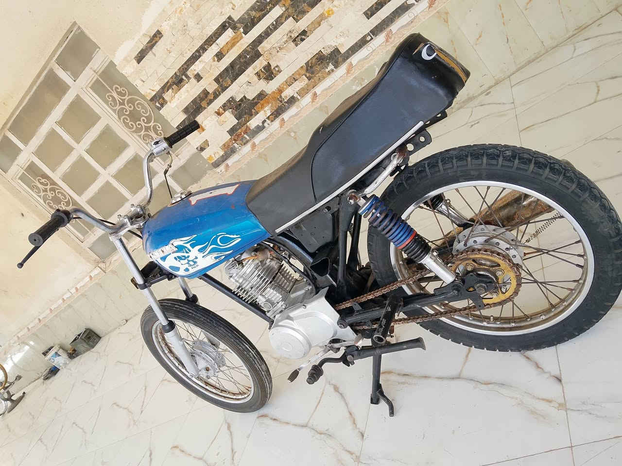 سلام عليكم.. 
دراجه للبيع كلك كلك
شاصي نامه مكينه نامه
جاهزه.. السعر  ٢٧٥
مكان سوق الشيوخ ناحية الطار 
***********
