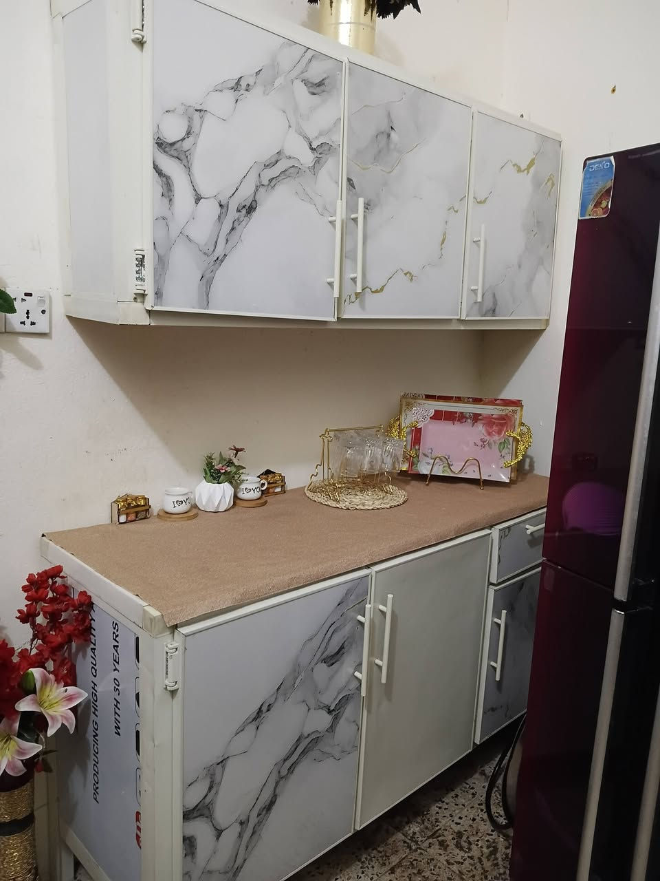 كاونتر نضيف مابي كل ضرر سعره ١٧٥ للبيع وطباخ جديد صار شهر من اخذته ١٧٥ وبي مجال للاستفسار اتصل ع رقم ممتواجد ع فيس***********

