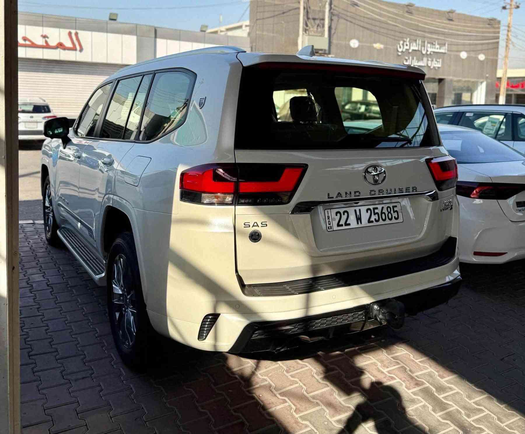 لاندكروزر  GXR Limited,s   2026
ضمان ساز 
عداد فقط 1,000 كم | بحالة الزيرو 

فول مواصفات
محرك 4000  V6 تنفس طبيعي
نظام السلامة المتطور Toyota Safety Sense (TSS)
رادار ومنظومات أمان متطورة
مثبت سرعة تكيفي
نظام التحذير من الاصطدام
نظام المحافظة على المسار
4 كامرات 360 درجة
انارة داخلية لدات 
وباقي المواصفات معروفه من تويوتا

🛡️ ضمان 5 سنوات من تويوتا 
🔧 صيانة مجانية لغاية 40,000 كم

🔥 عداد 1,000 كم فقط!
سيارة بحالة الزيرو وفرصة مميزة جداً لعشاق ملك الطرق لاندكروزر 

العنوان : بغداد - معارض البياع - الشارع الرئيسي

رقم اربيل بأسمي تحويل مباشر

للتواصل : ***********
***********
