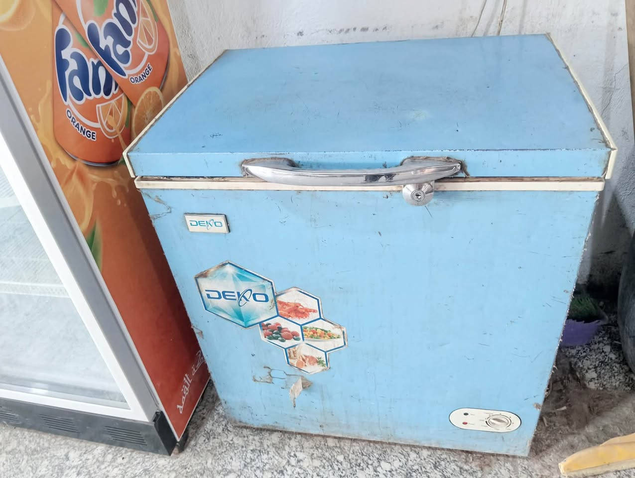 غراض كوفي للبيع سبلت عمودي 3 طن مجمده براد ستعمال شهر فقط بلازمات ثنين وحده حجم 60 وثانيه 50 منظومة كامرات عدد الكامرات 8 تخم قنفات 13 قطعه 40 كرسي ثلاثه ميوزه بلياردو نراكيل 30 خشب ميوزه دومنه 4 مبردات 2 ام خرطوم بيع الغراض كله مكان بغداد النهروان ***********
