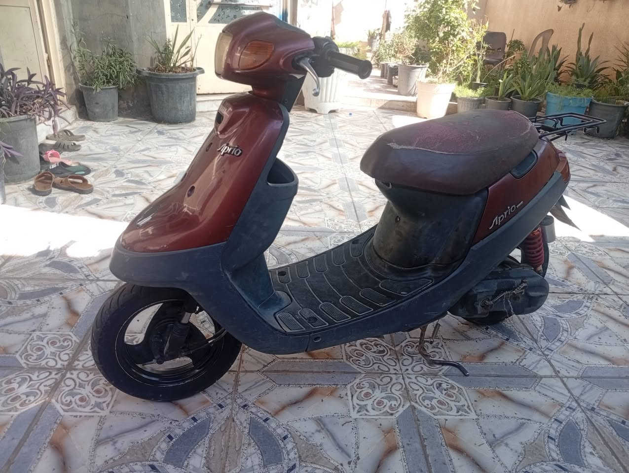 السلام عليكم لبيع بطه 
شغاله دراجه جديده 
ب٣٥٠ 
***********
مكان بلد
