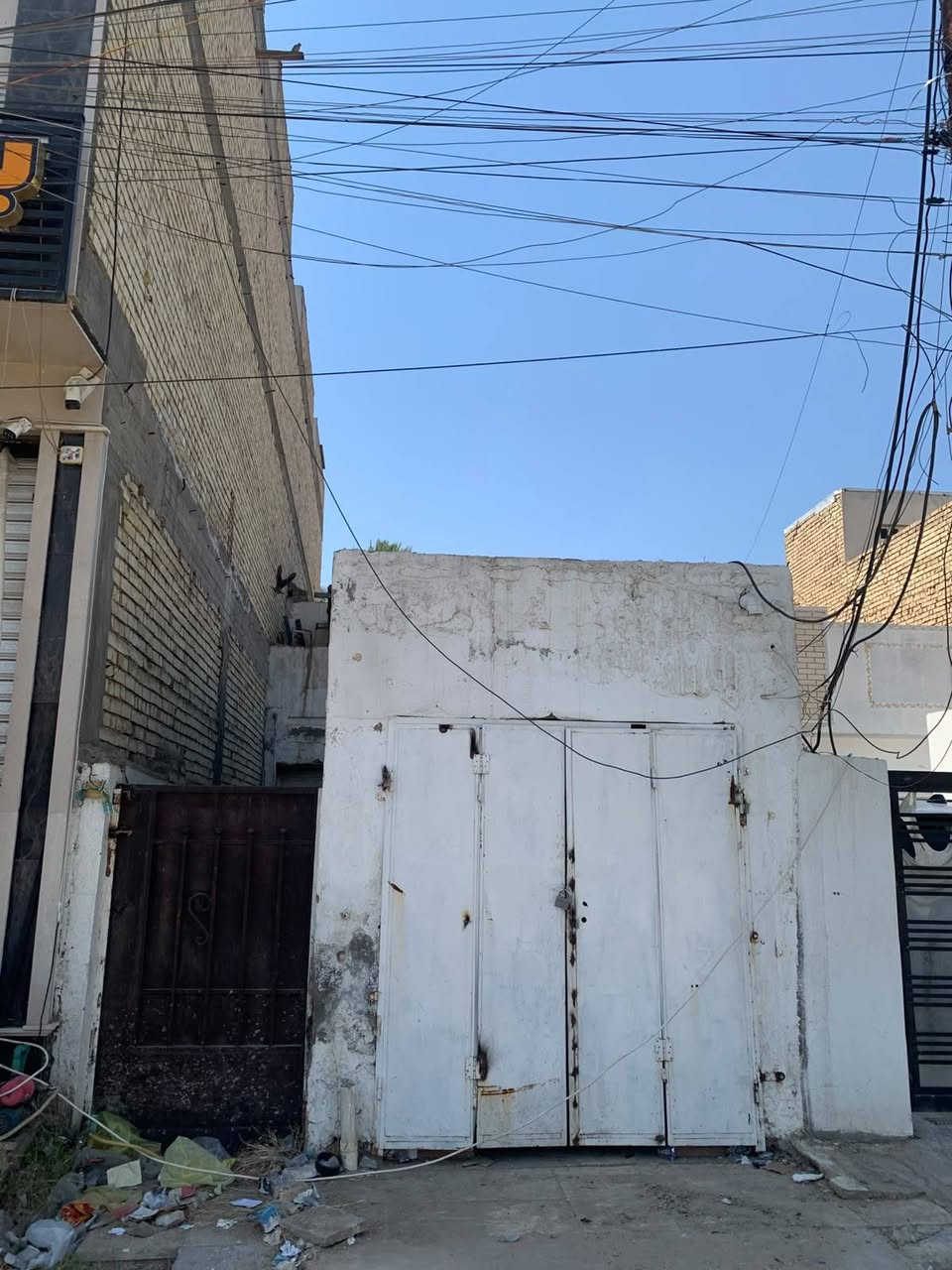 للبيع بيت تجاري على الشارع العام الشعب شارع الأسواق المركزية التجار مقابيل كلية الإمام الكاظم.ع  وبي محل بناء قديم المساحة بل سند ٩٧ متر الواجهة ٤ متر والنزال ٢٤ متر كدام البيت تشجير ١٥ متر  لمعرفه السعر دخول خاص او الإتصال برقم 

 ***********

ملاحظه( اذا اكو بيت مراوس منطقة الشعب حي سومر حي التجار حي اور ضباط التجار بمساحه ١٥٠  متر ١٤٠ متر ١٦٠ متر نتفق
