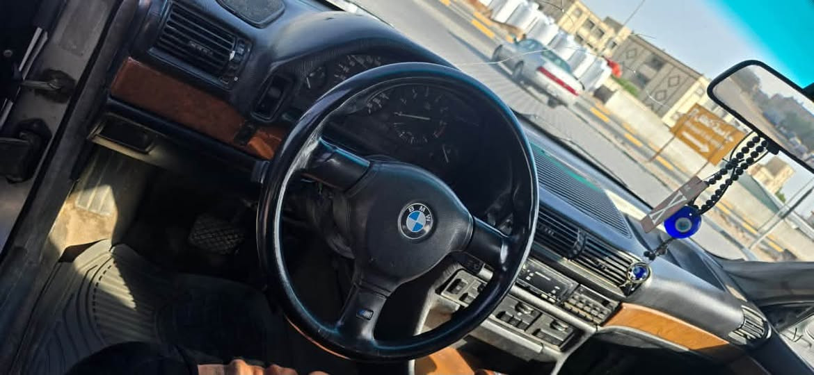 السلام عليكم 
BMWالبيع
735
رقم صلاح الدين نكليزي سنويه جديده هزه جديده تحويل مباشر بسمي مكاني بصره 

مكينه كير كارتون حداديه جديده دواخل زينه بدي مكفول من 

الضربه والكصه صبغ جماليه فقط 

مديل 1989

السعر 40بيه مجال كلش قليل مستعجل على بيعه 

***********
