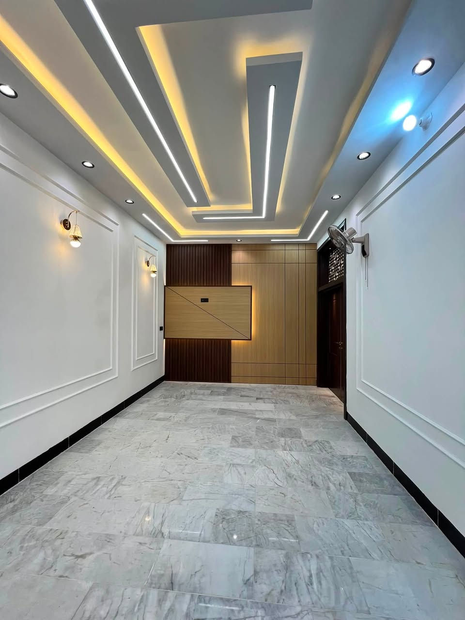 بيع مستعجل 
دار حديث Vipللبيع  100متر كربلاء حولي ابو مهدي المهندس حي الفرات طابقين،طابو زراعي سند ٢٥ 
يحتوي 4نوم صاله استقبال بيت فارغ جاهز للسكن تفاصيل اكثر مراسله خاص او اتصال ***********
***********
