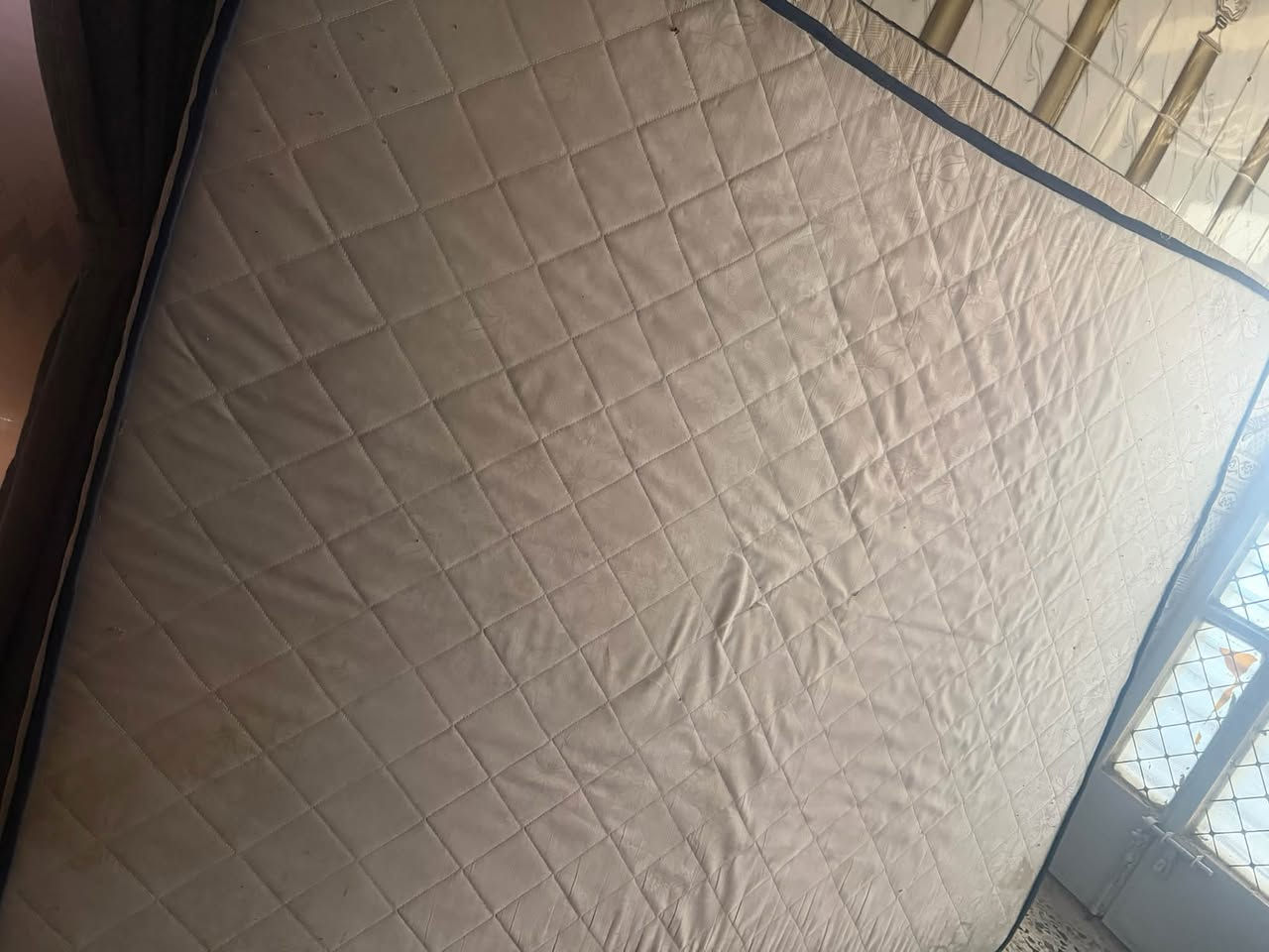 للبيع دوشك نضيف *********** واتساب
